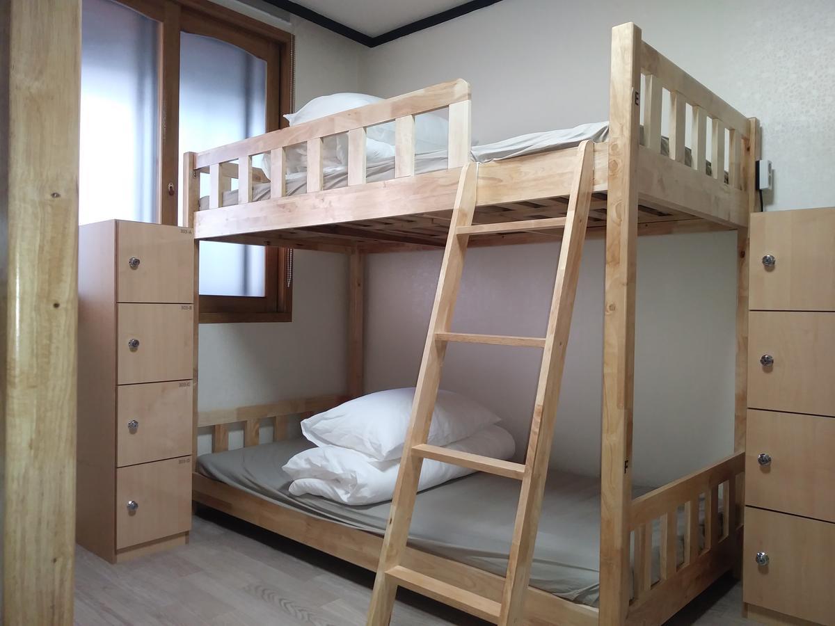 Busan Backpackers Bagian luar foto