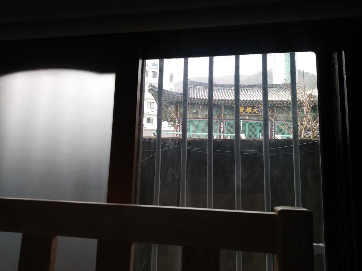 Busan Backpackers Bagian luar foto