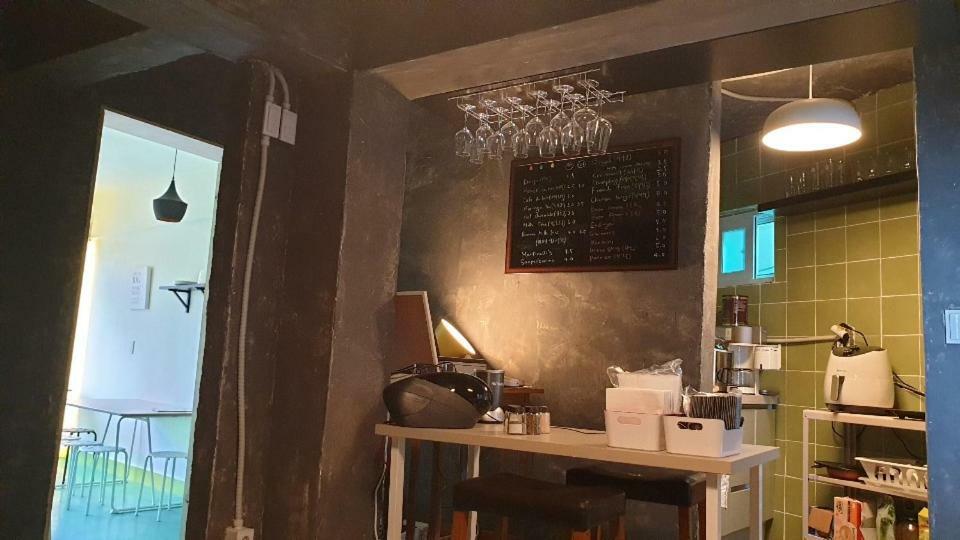 Busan Backpackers Bagian luar foto