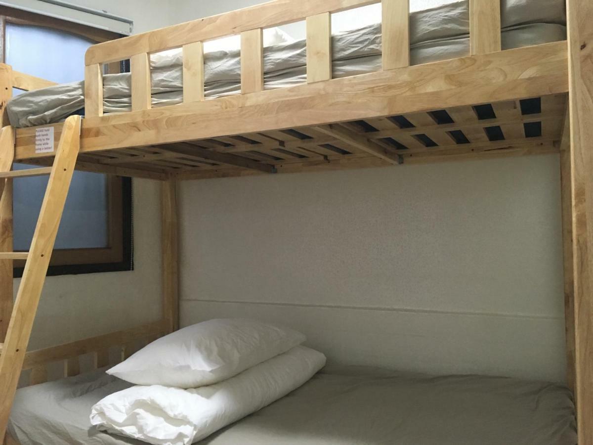 Busan Backpackers Bagian luar foto
