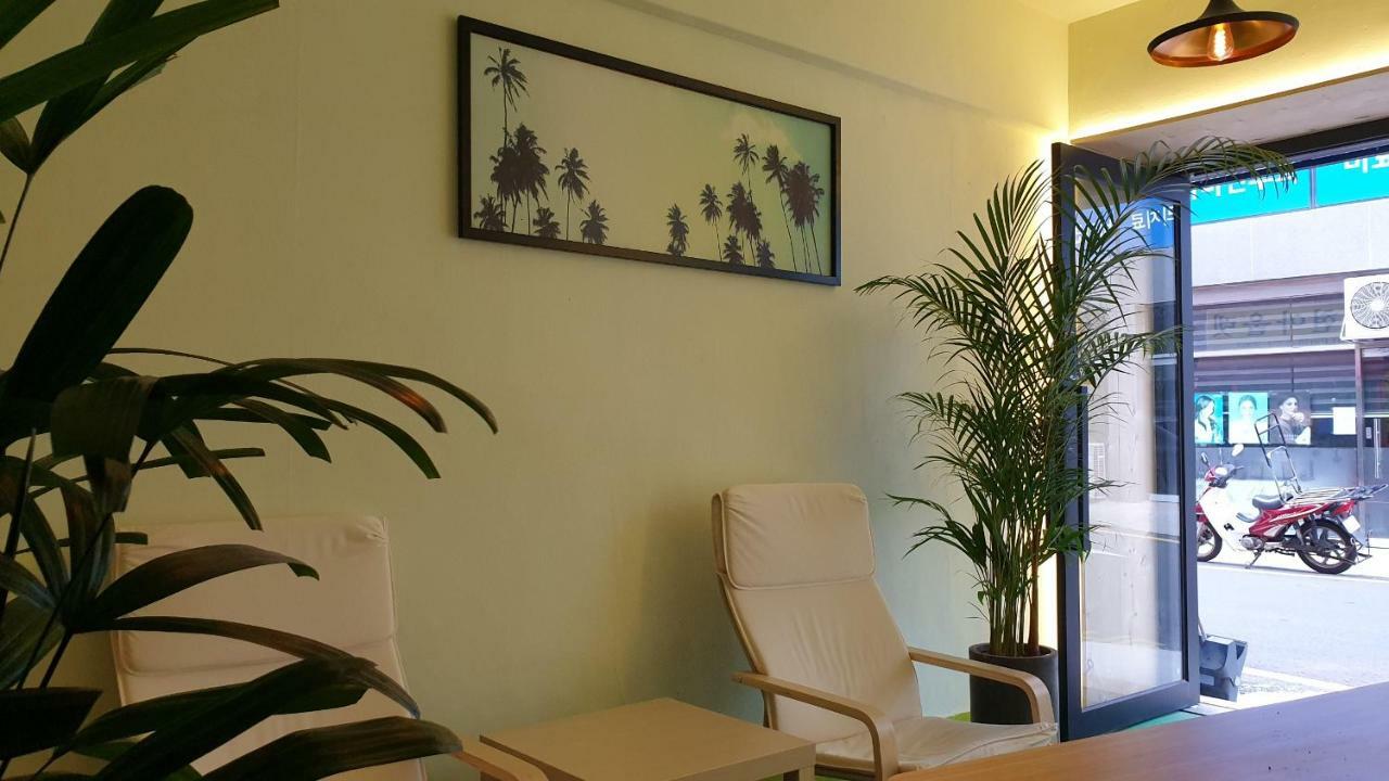 Busan Backpackers Bagian luar foto